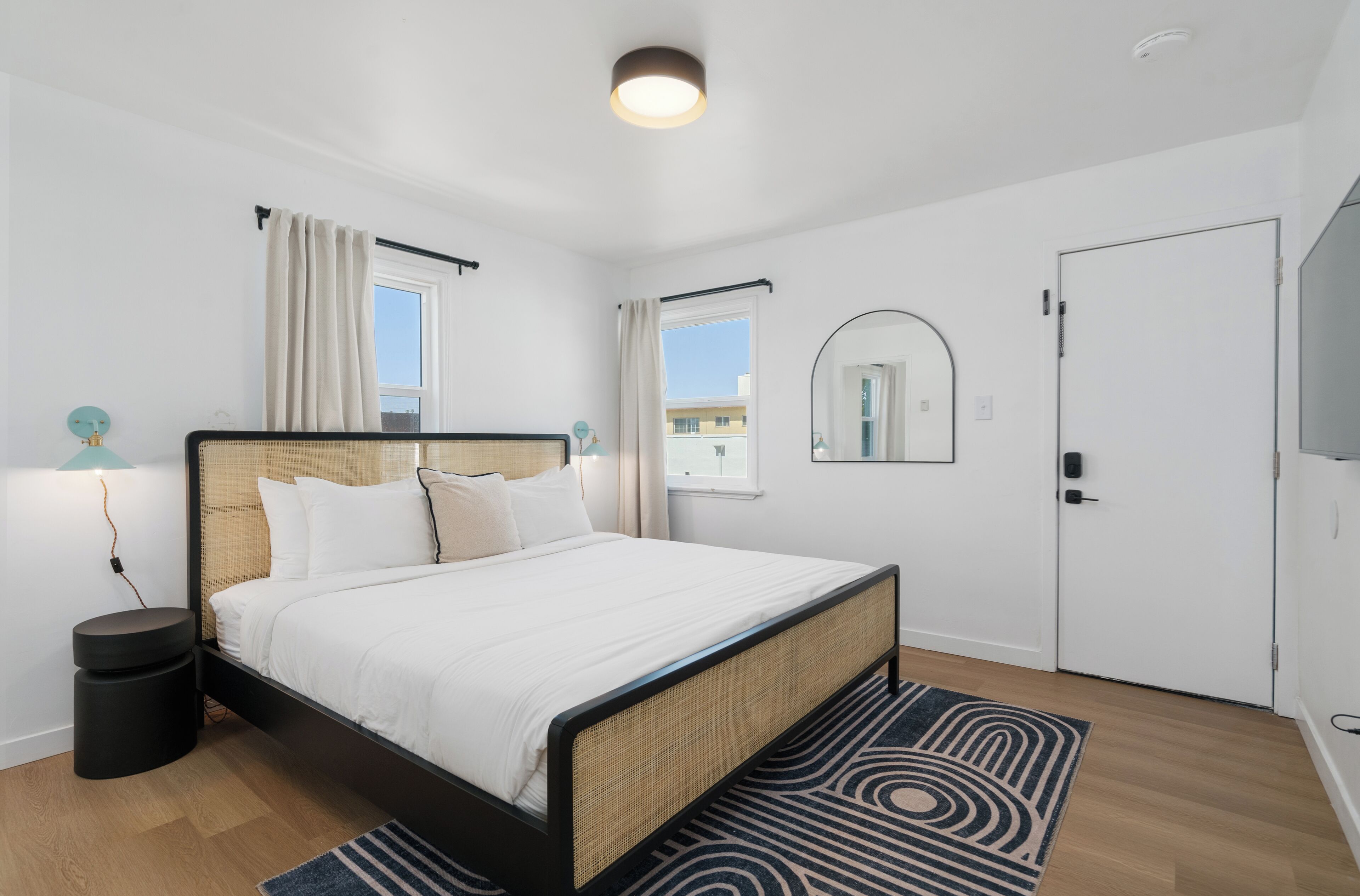 Aliza Hotel