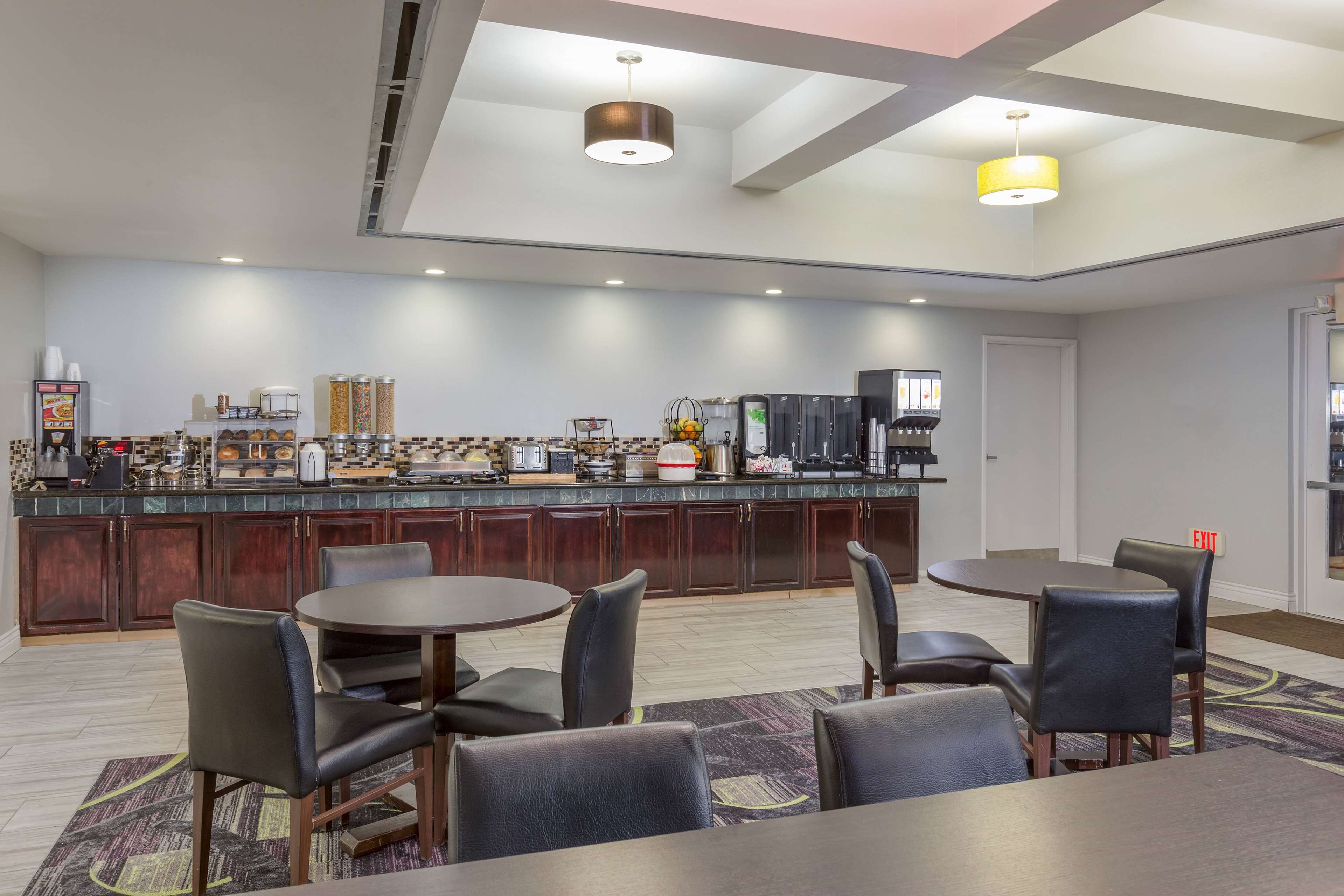 La Quinta Inn & Suites by Wyndham Visalia/Sequoia Gateway