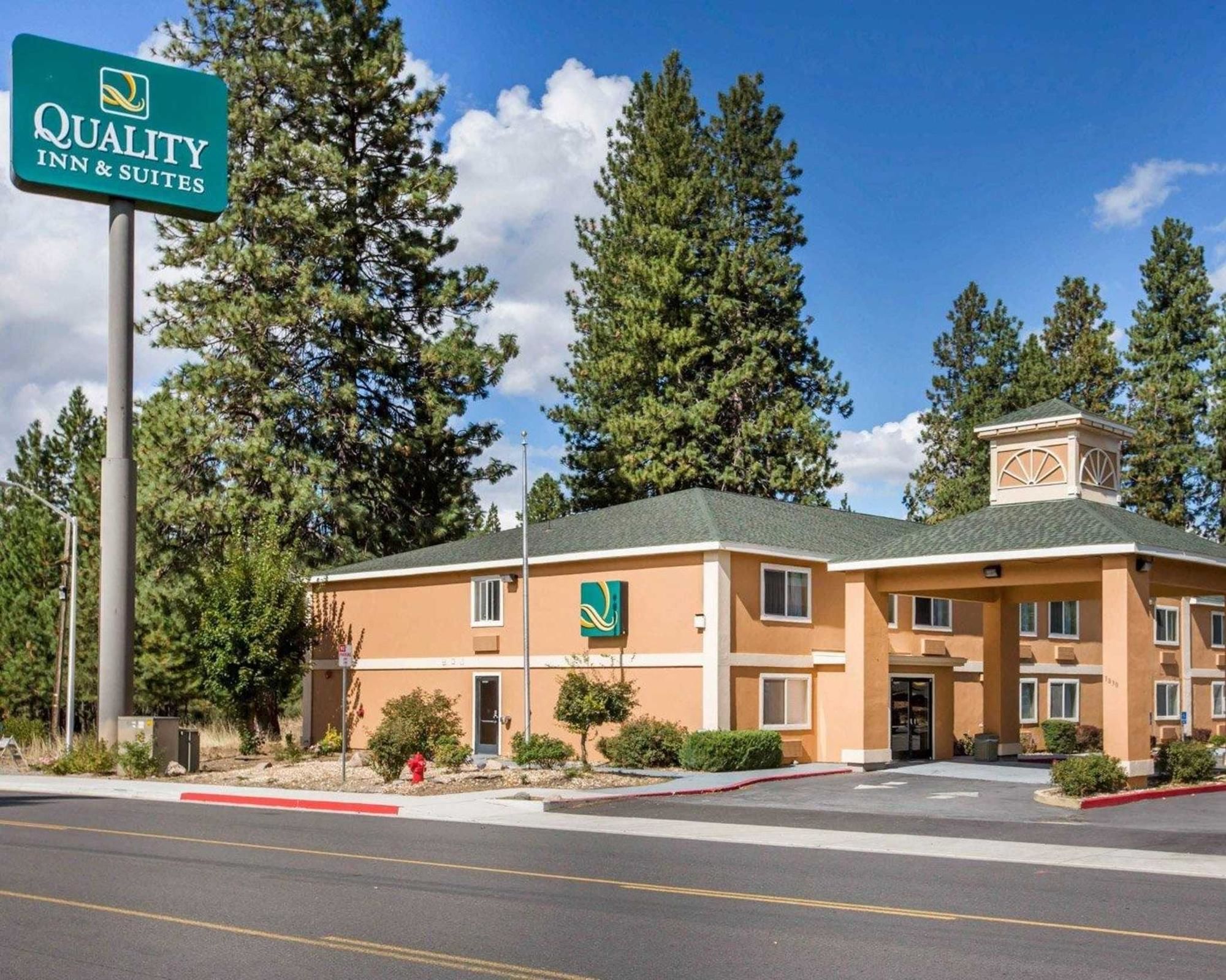 Quality Inn & Suites Weed - Mount Shasta