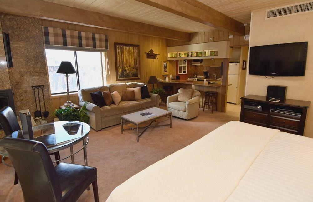Aspen Square Hotel