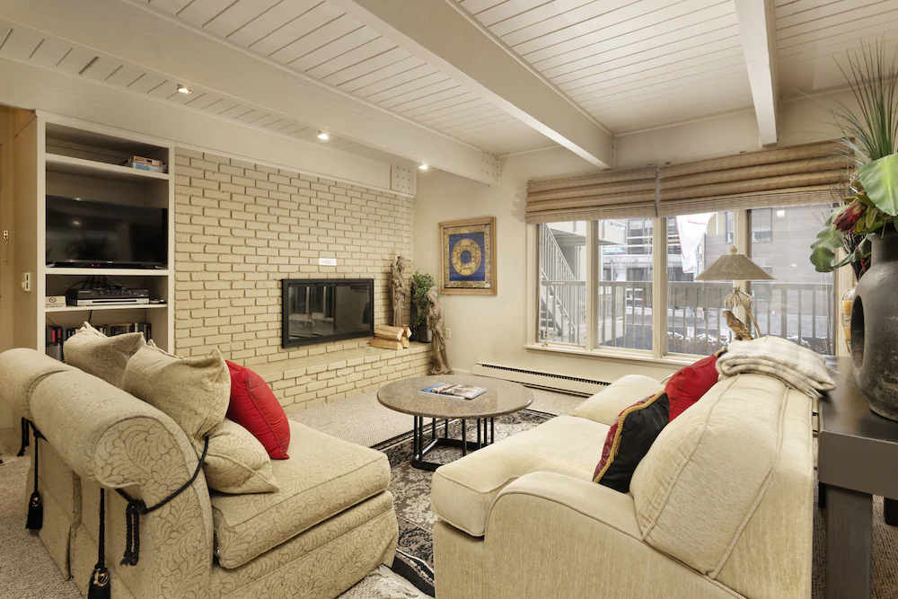 Chateau Chaumont & Chateau Dumont by Frias Properties