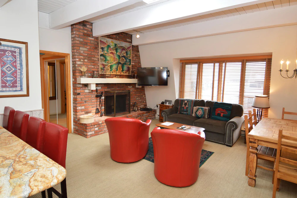 Chateau Chaumont & Chateau Dumont by Frias Properties