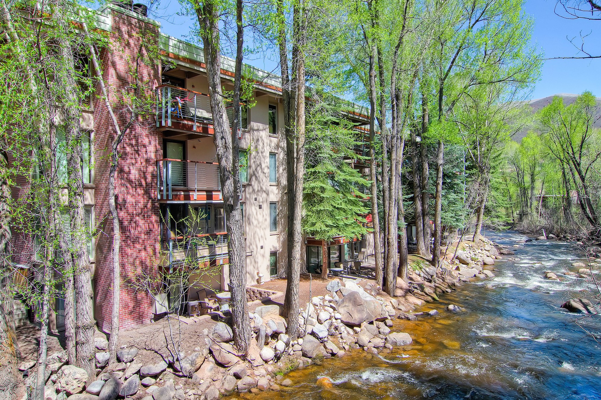 Chateau Roaring Fork
