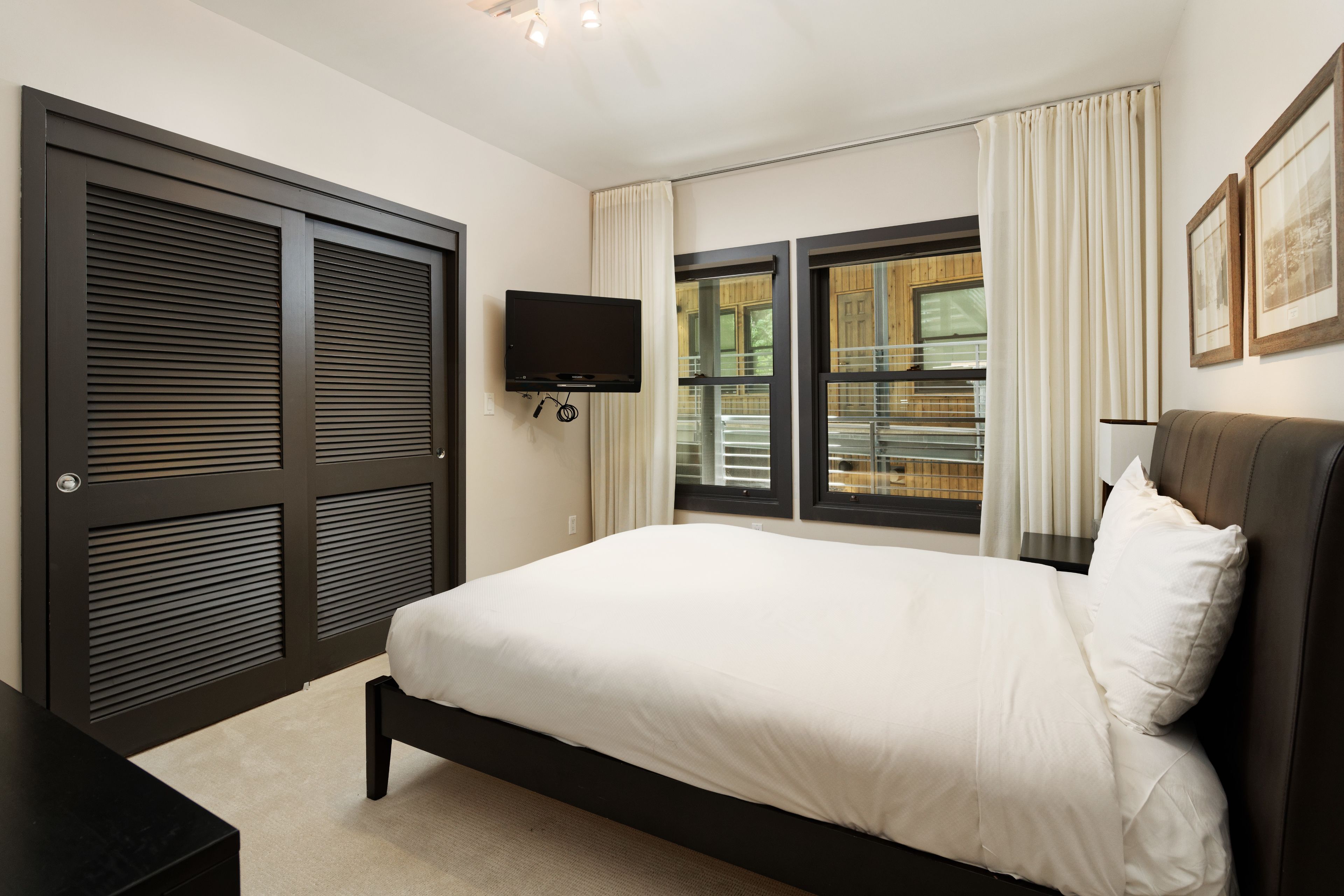 Durant by Frias Properties Hotel