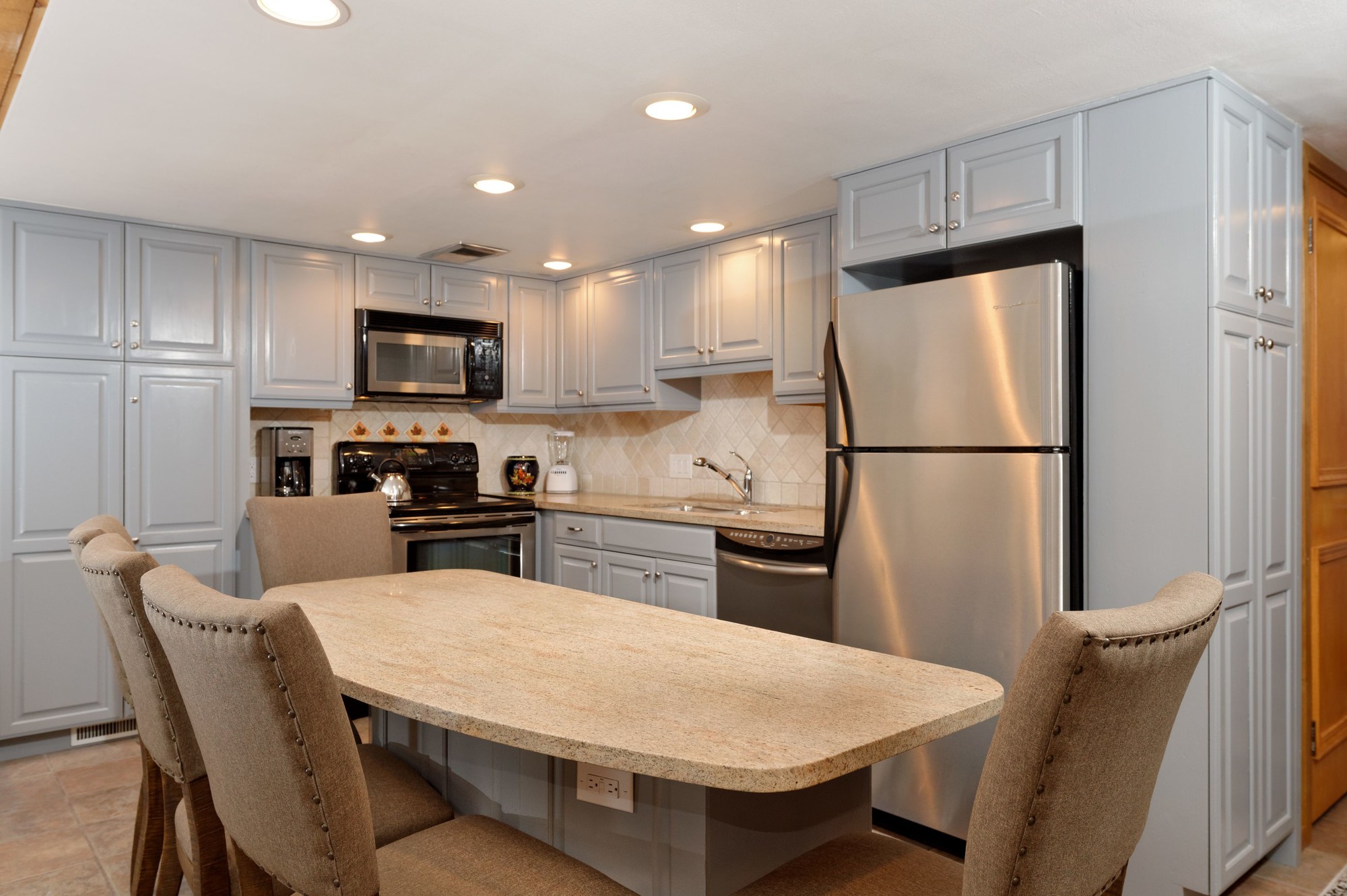 Fifth Avenue by Frias Properties