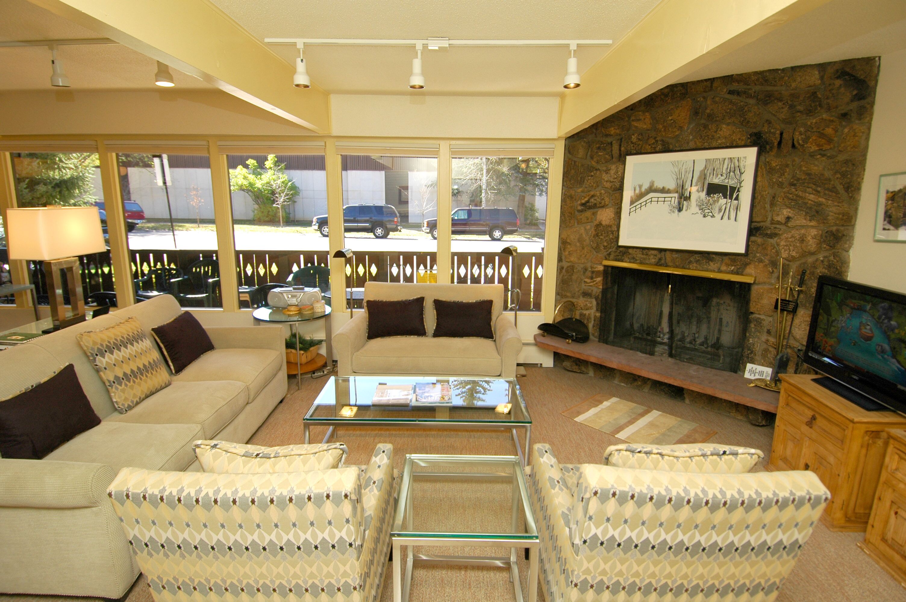 Frias Properties of Aspen