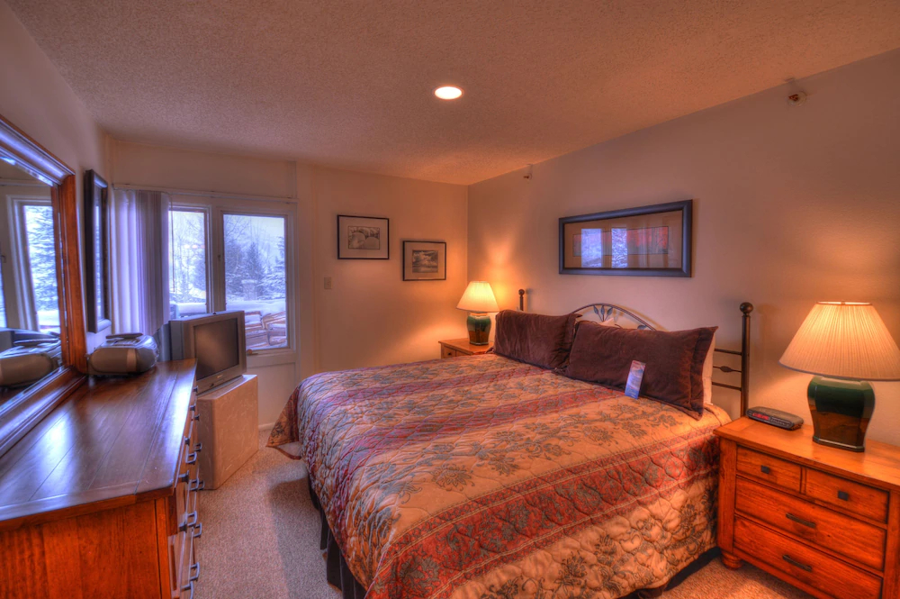 Lichenhearth Condominiums