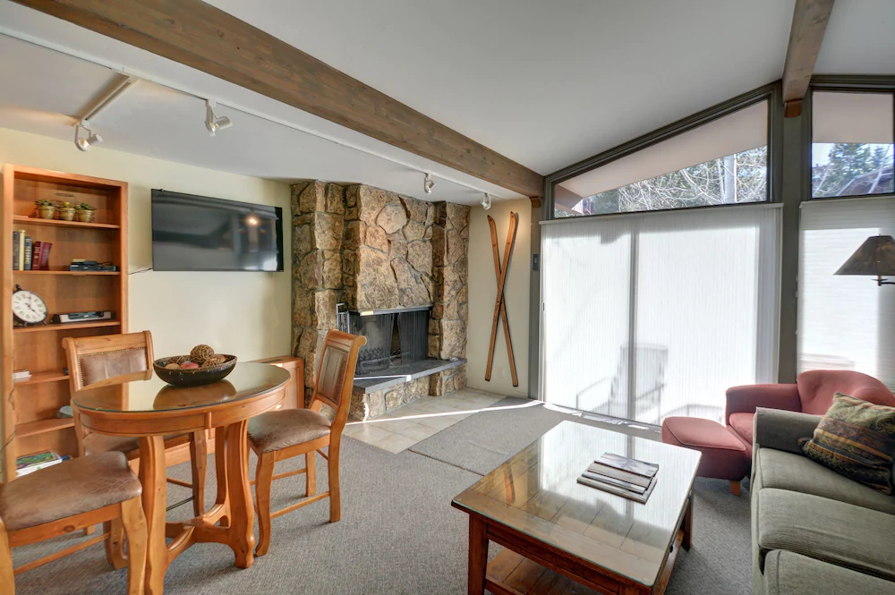Lichenhearth Condominiums