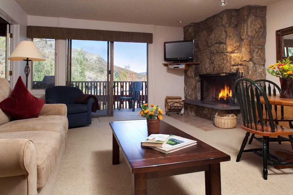 Lichenhearth Condominiums