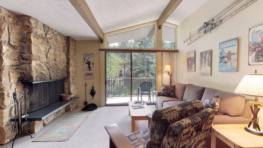 Lichenhearth Condominiums