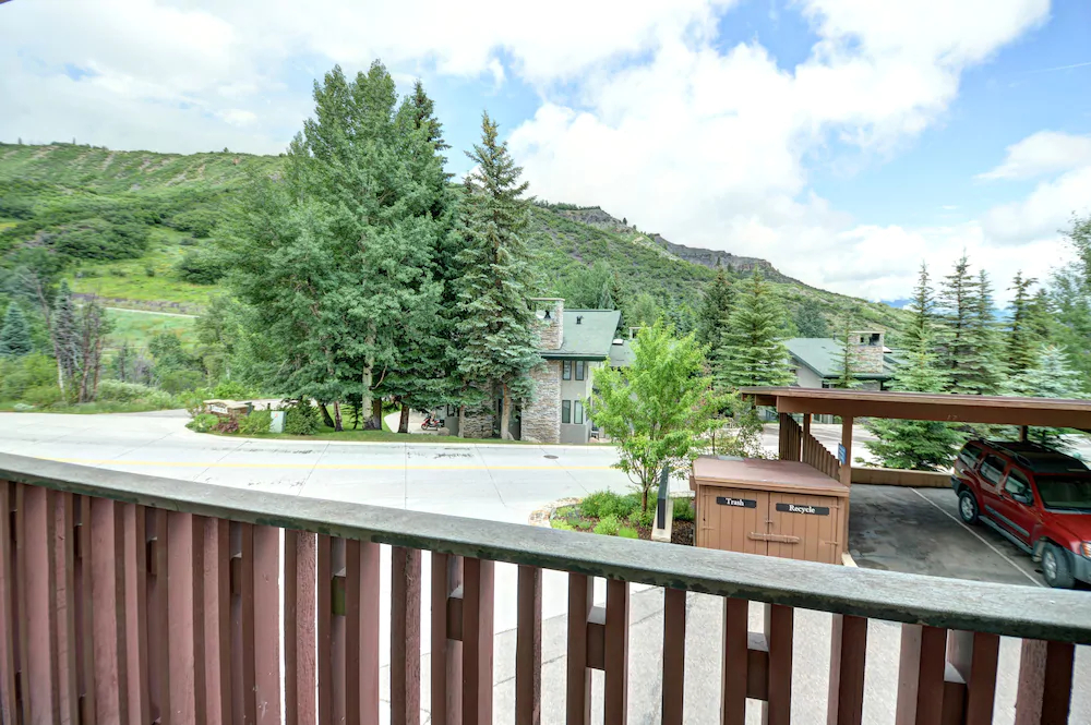 Lichenhearth Condominiums