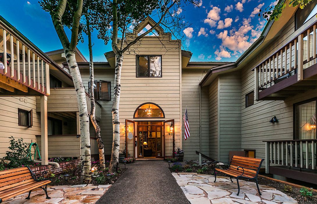 Mountain House Lodge