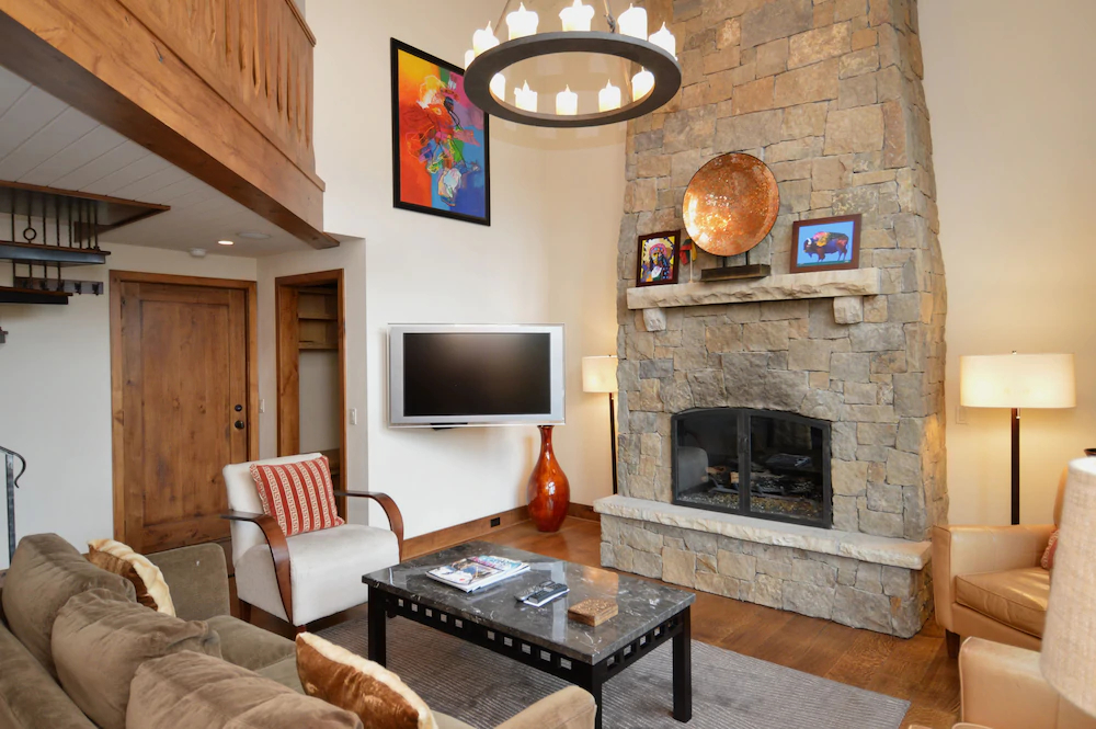 Shadow Mountain by Frias Properties
