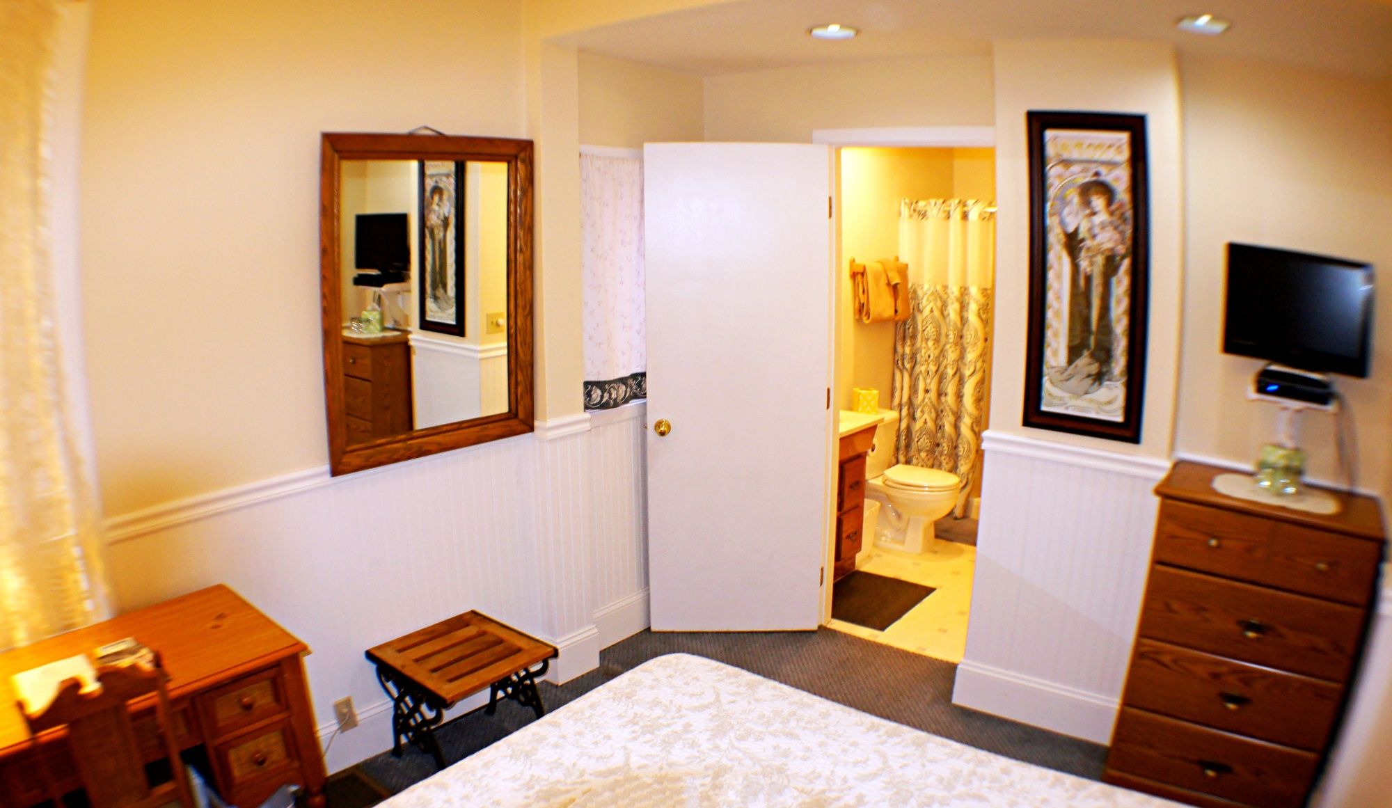 The Snow Queen Lodge and Cooper Street Lofts