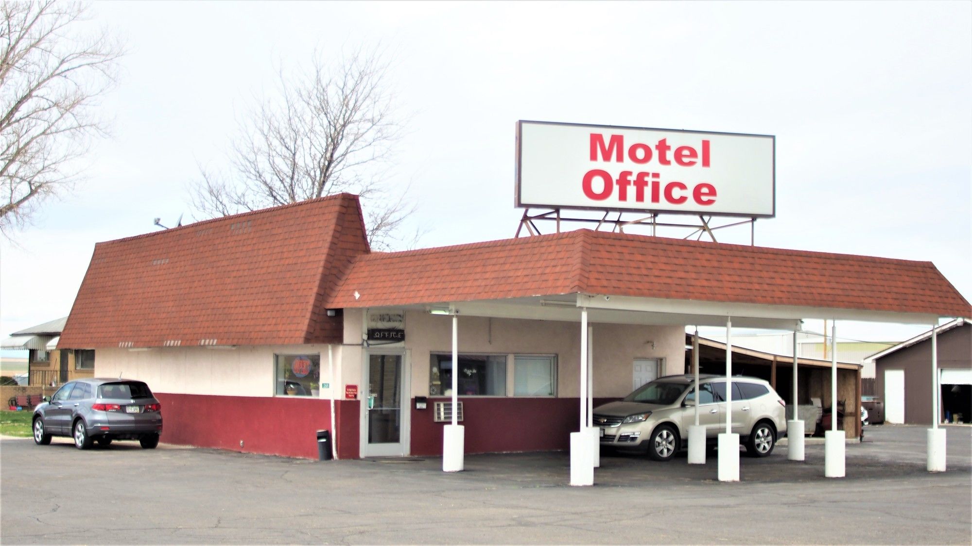 Country Manor Motel Watkins