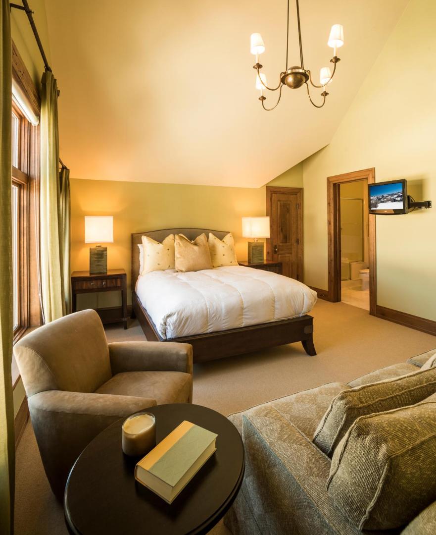 Bachelor Gulch Village