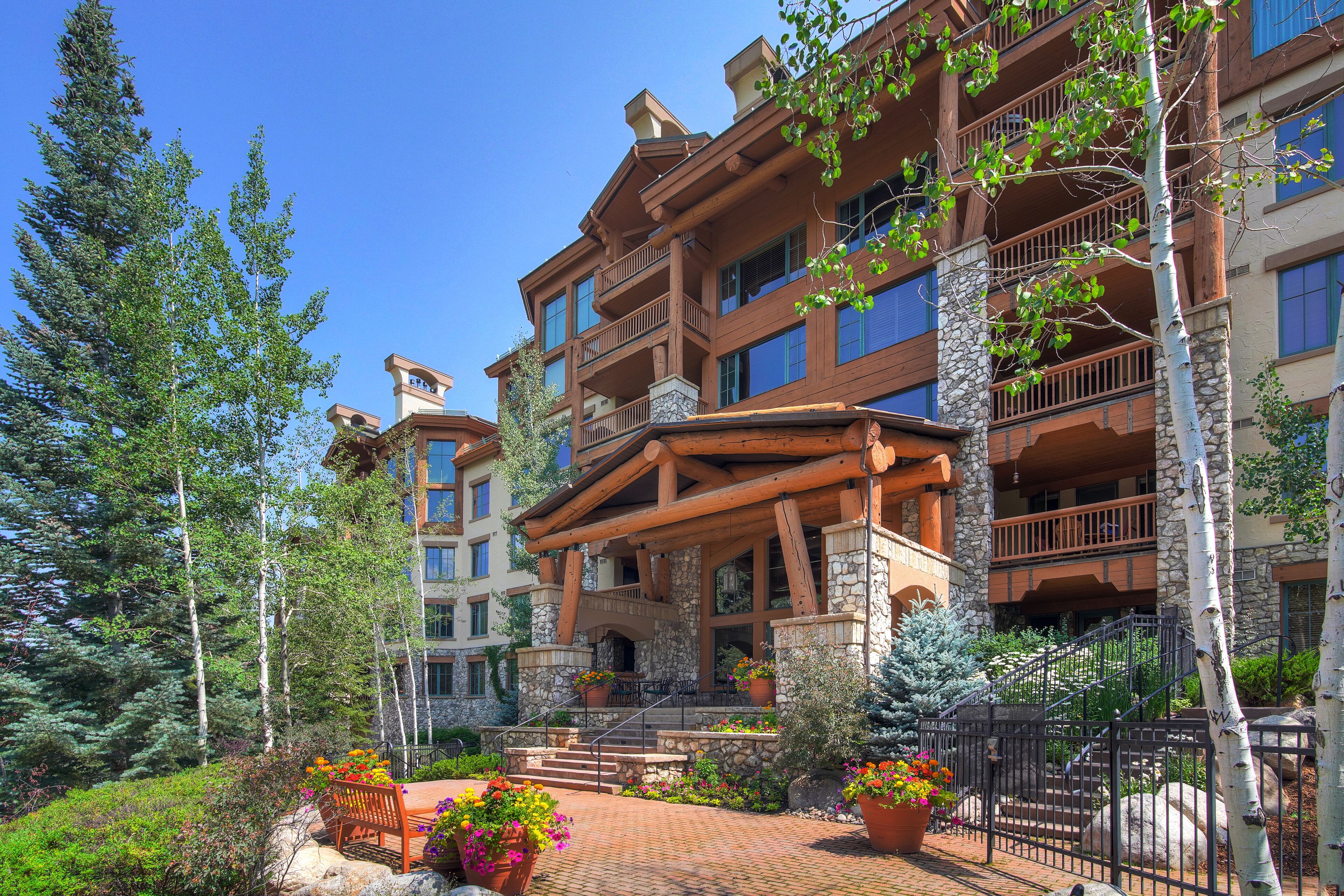 Elkhorn Lodge