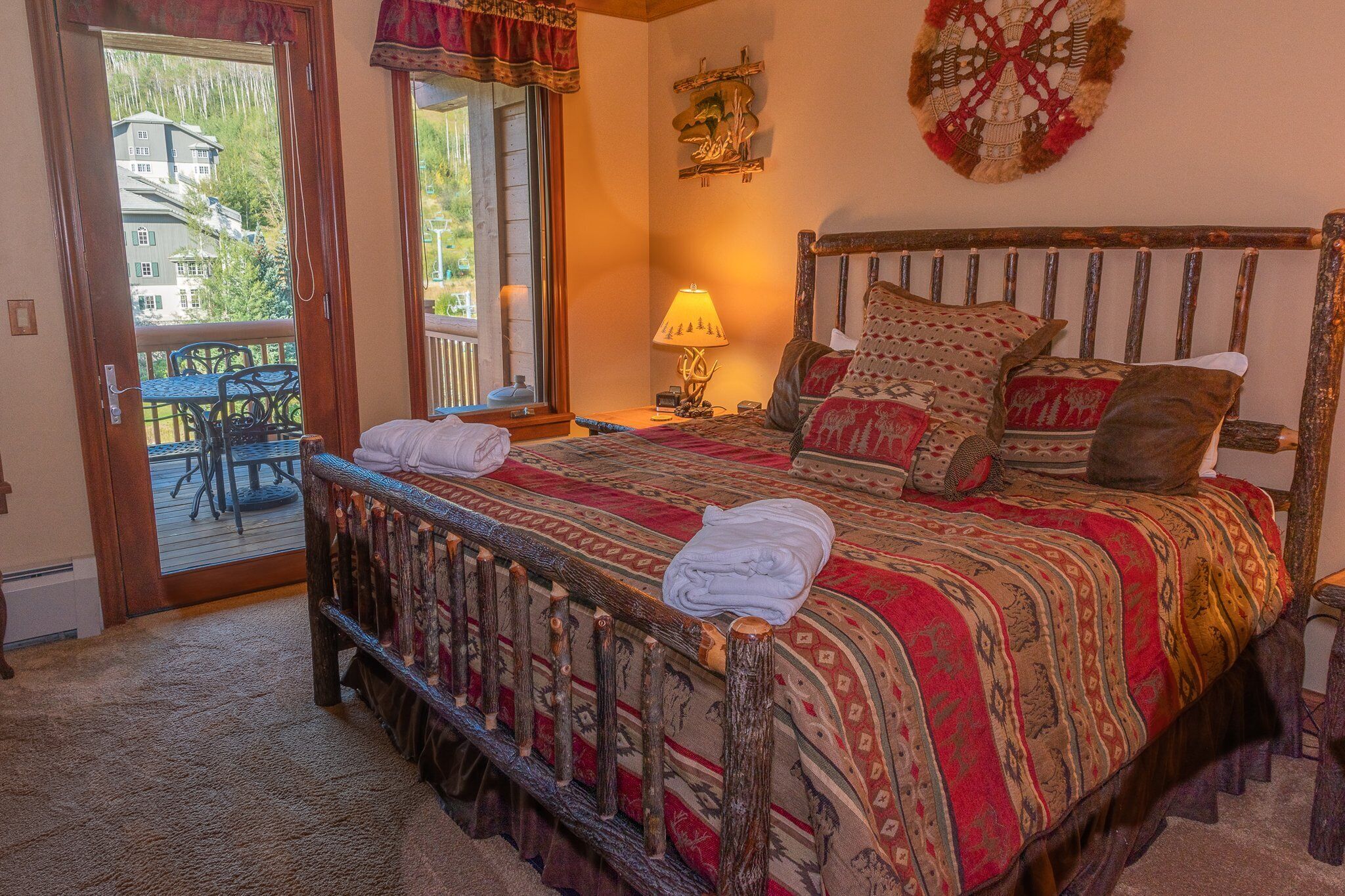 Elkhorn Lodge
