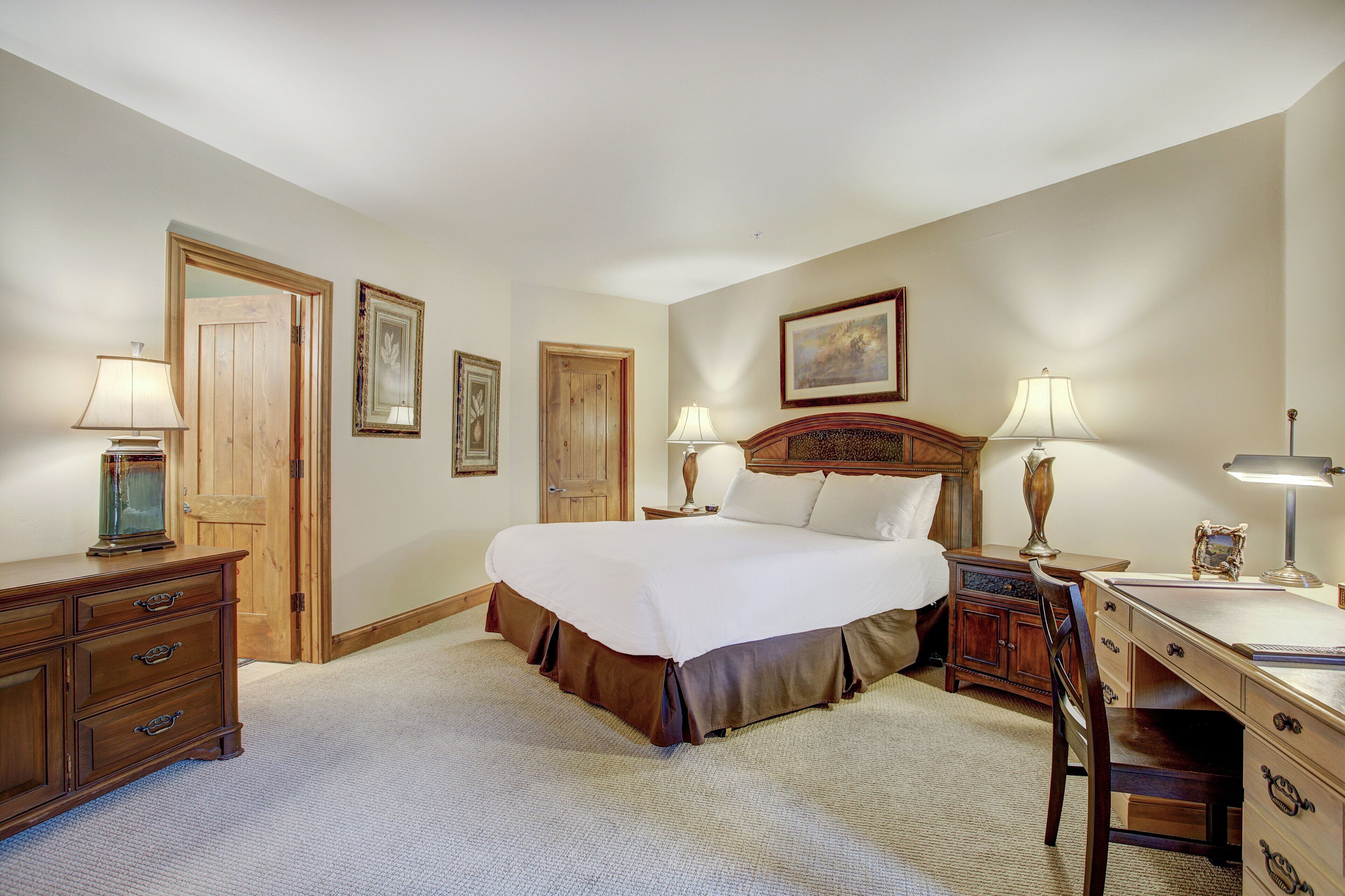 Elkhorn Lodge