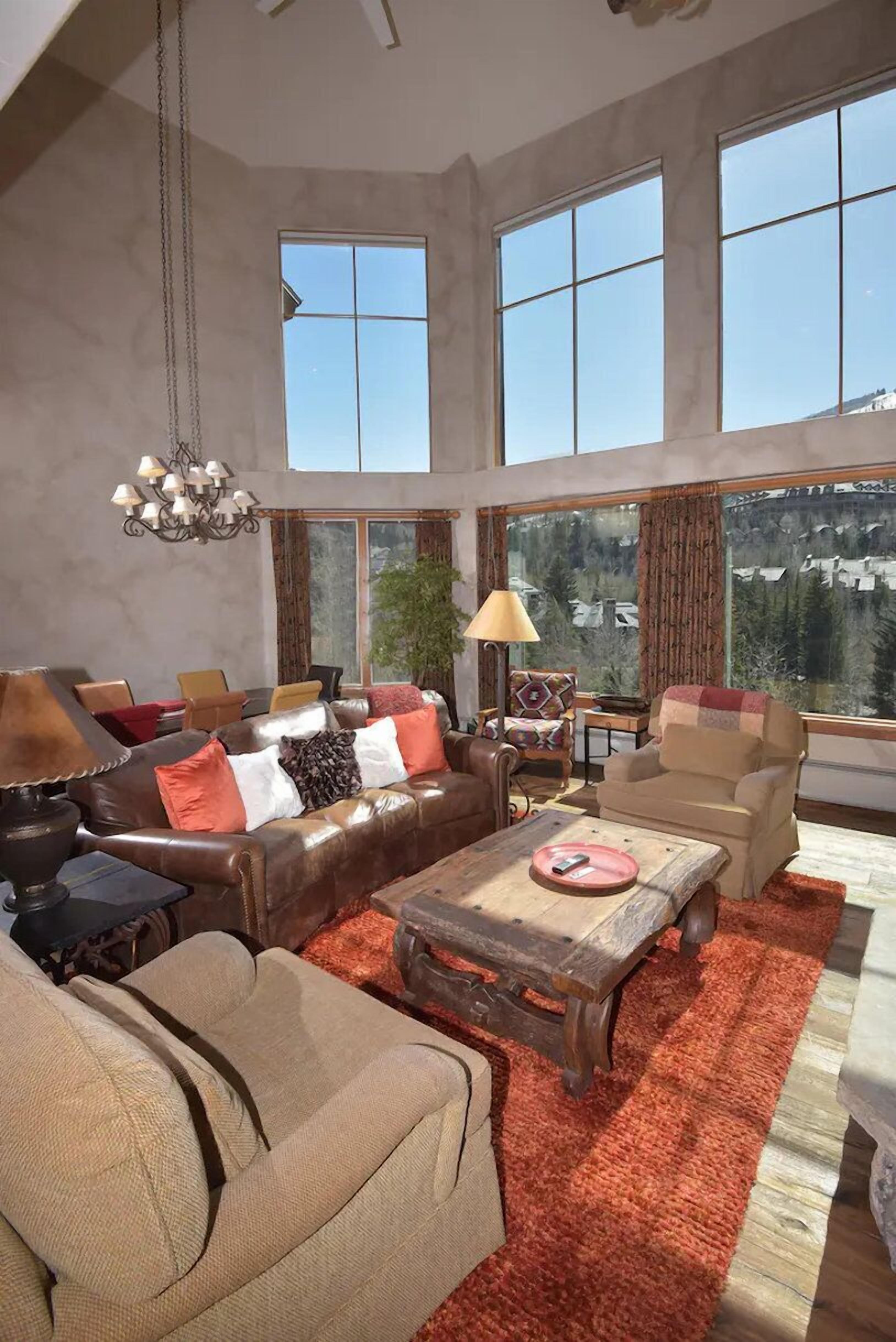 Elkhorn Lodge