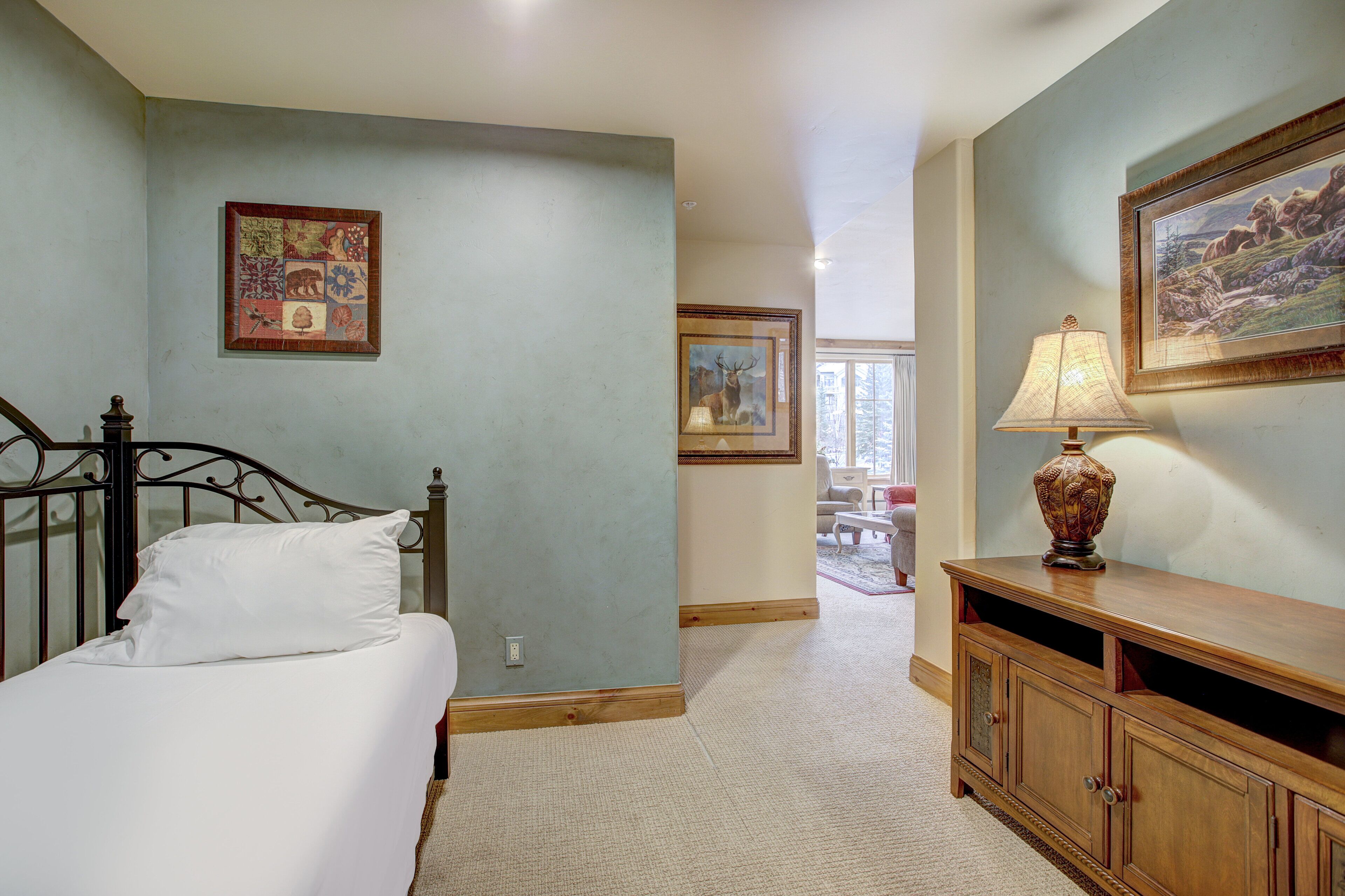 Elkhorn Lodge