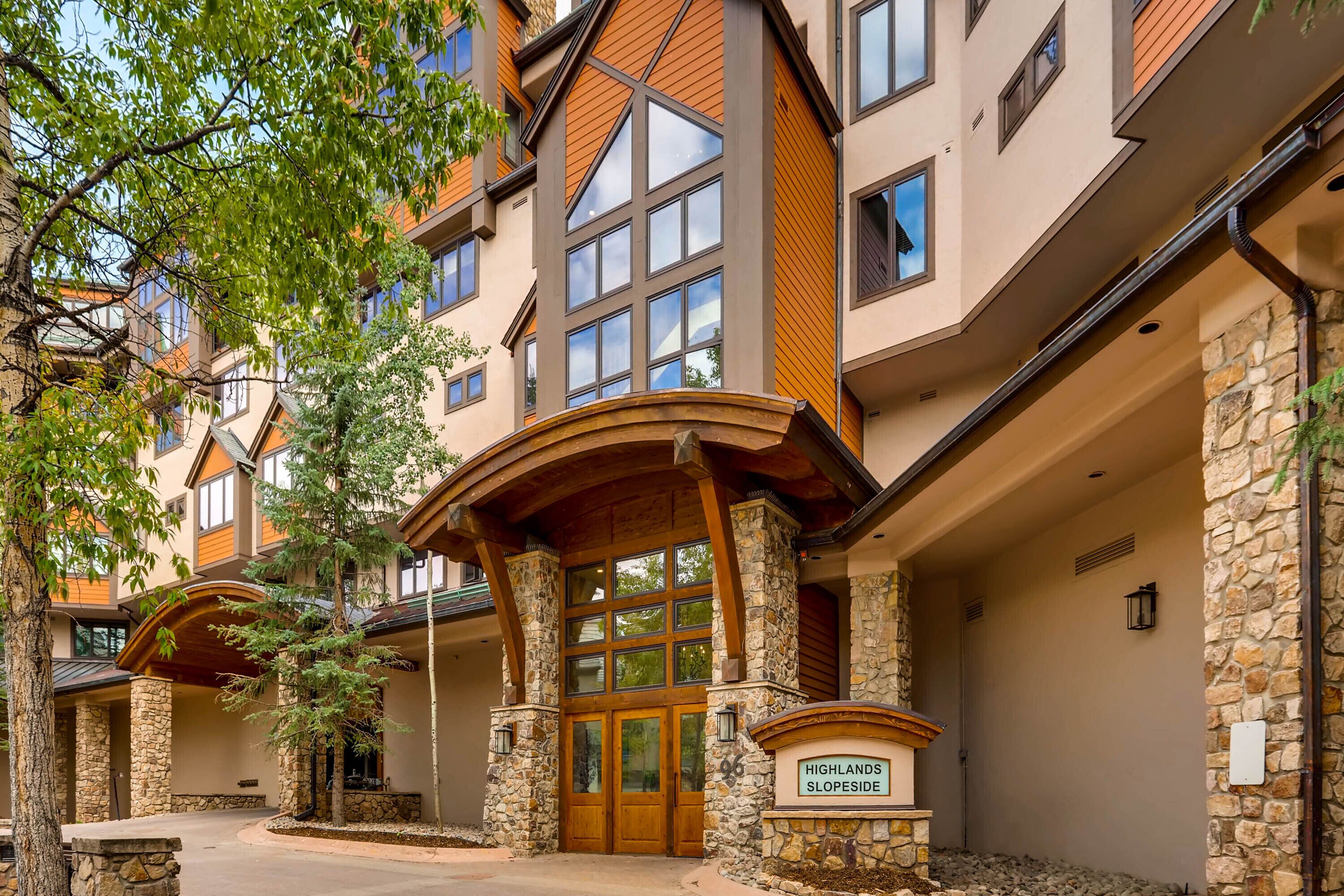 Highlands Lodge