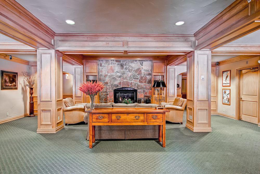Oxford Court at Beaver Creek