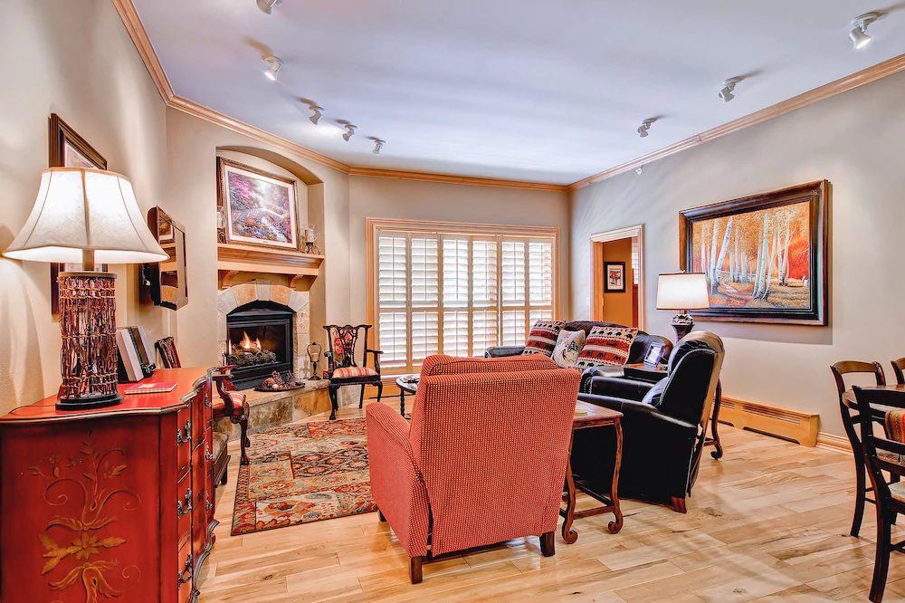 Oxford Court by Beaver Creek Mountain Lodging