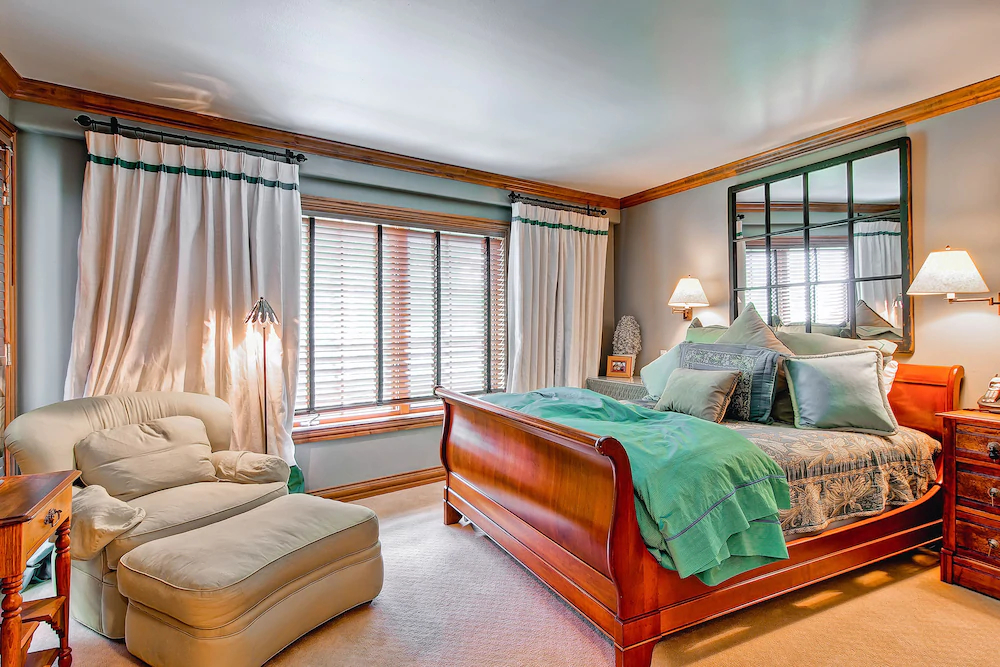 Oxford Court by Beaver Creek Mountain Lodging