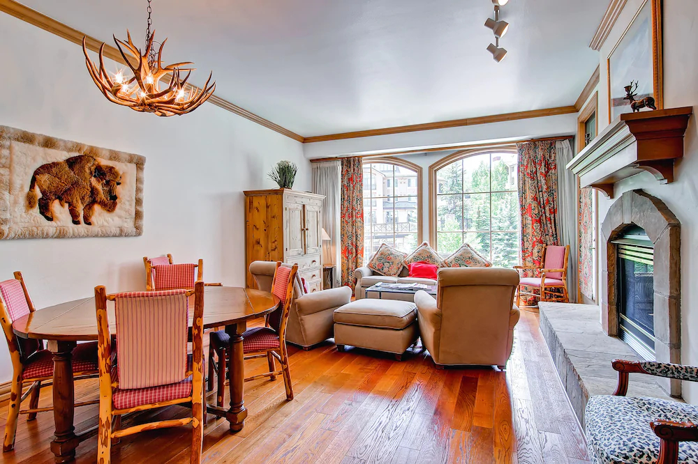 Oxford Court by Beaver Creek Mountain Lodging