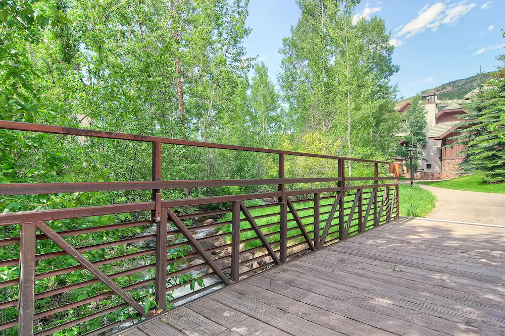 Oxford Court by Beaver Creek Mountain Lodging