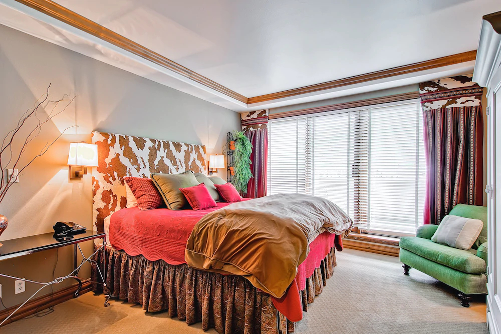 Oxford Court by Beaver Creek Mountain Lodging