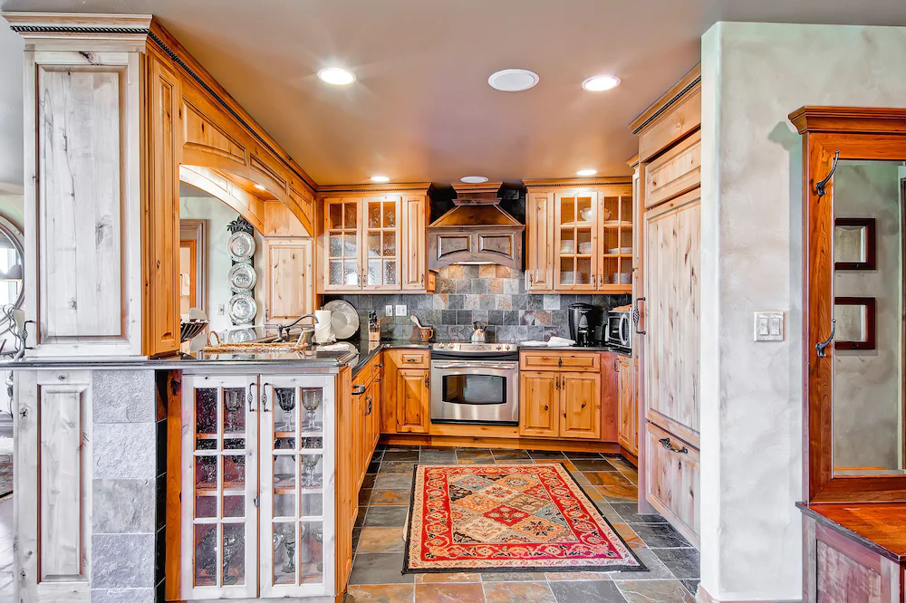 Oxford Court by Beaver Creek Mountain Lodging