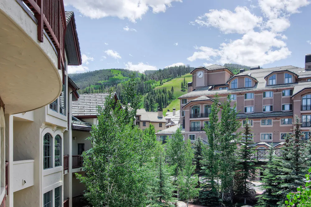 Oxford Court by Beaver Creek Mountain Lodging