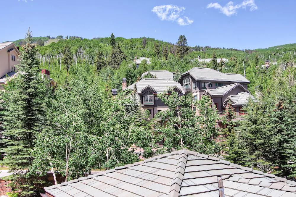Oxford Court by Beaver Creek Mountain Lodging