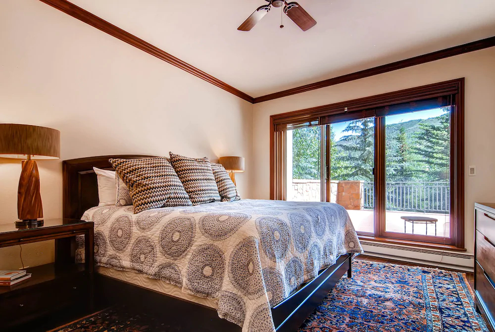 Oxford Court by Beaver Creek Mountain Lodging