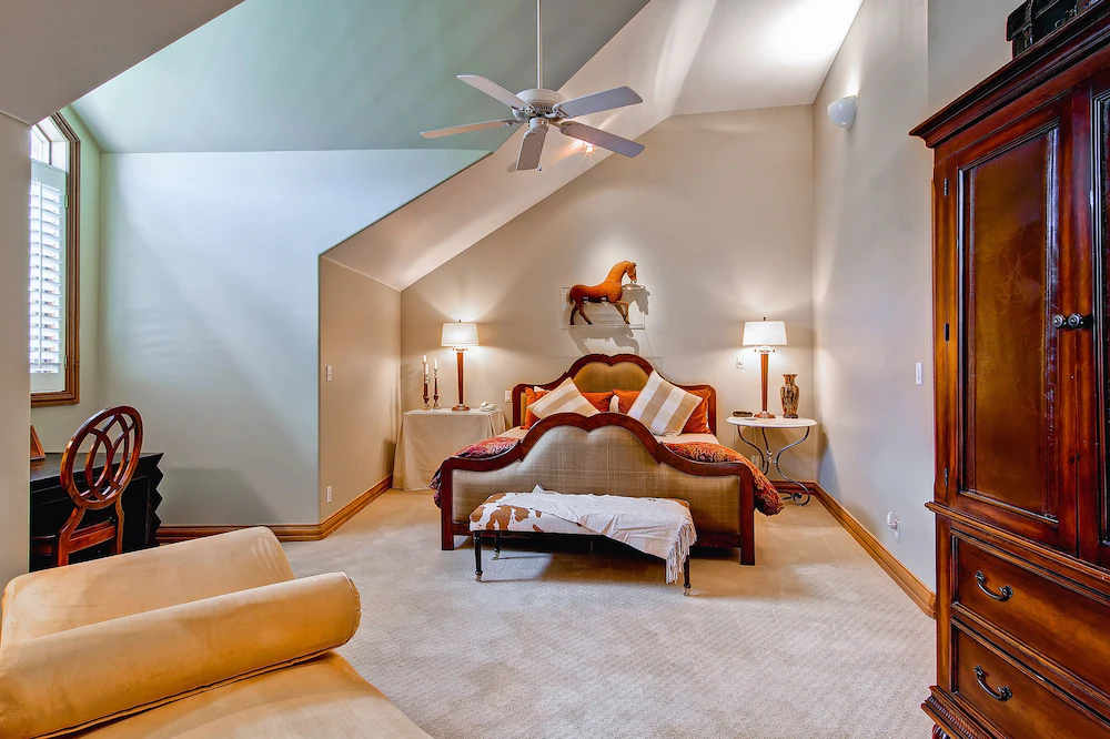 Oxford Court by Beaver Creek Mountain Lodging