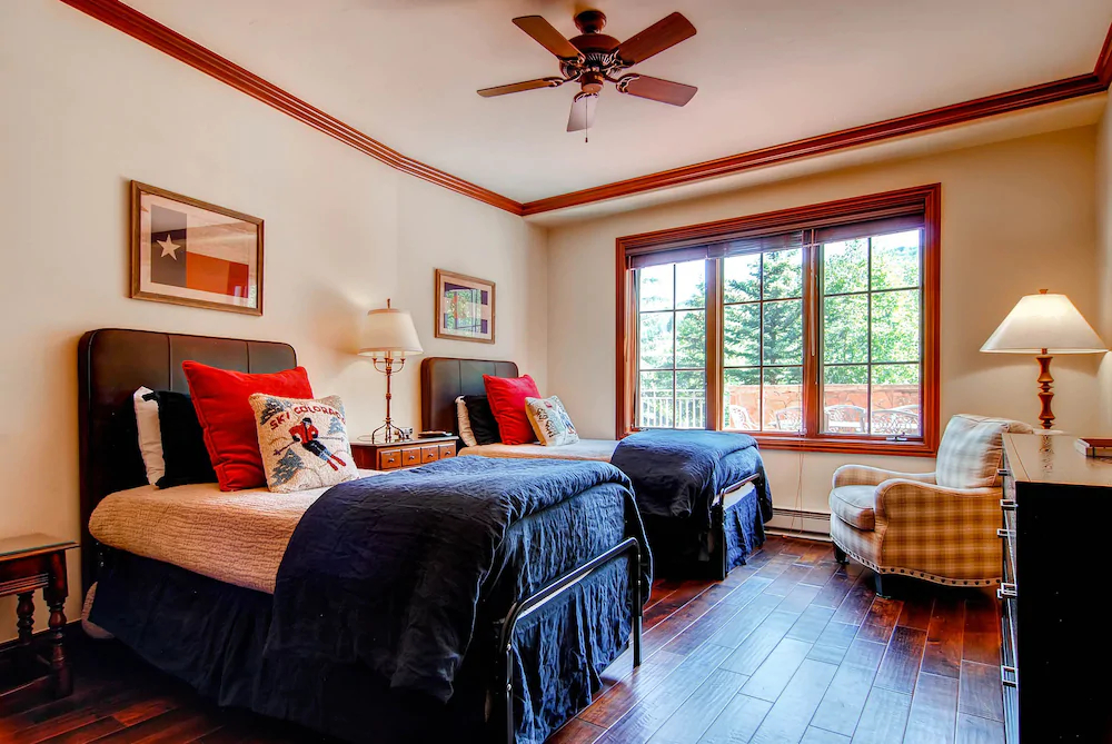 Oxford Court by Beaver Creek Mountain Lodging