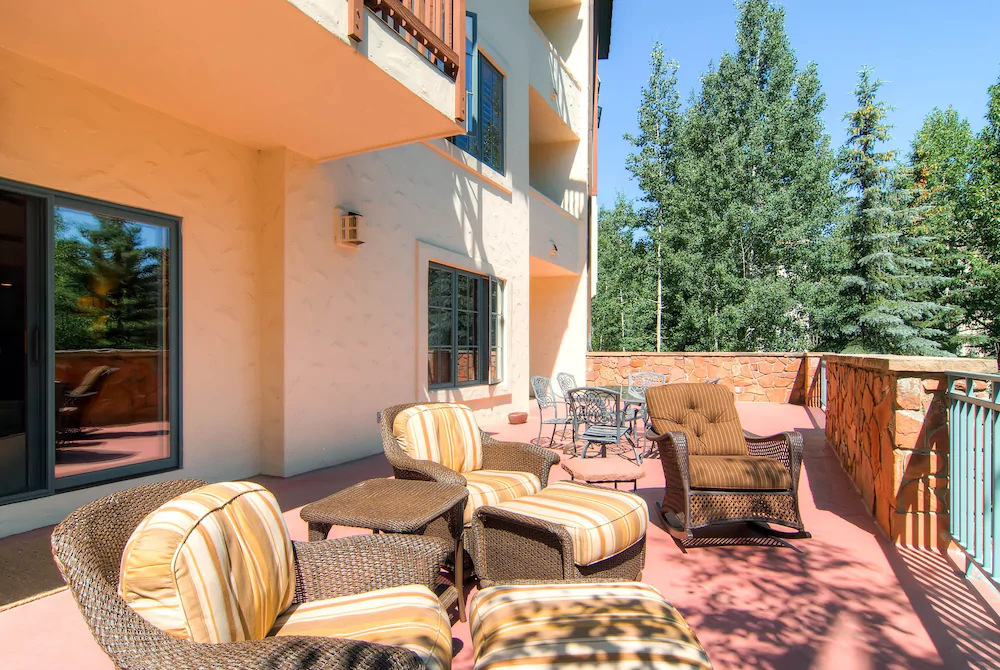Oxford Court by Beaver Creek Mountain Lodging