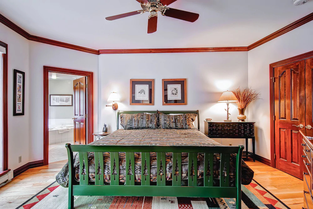 Oxford Court by Beaver Creek Mountain Lodging