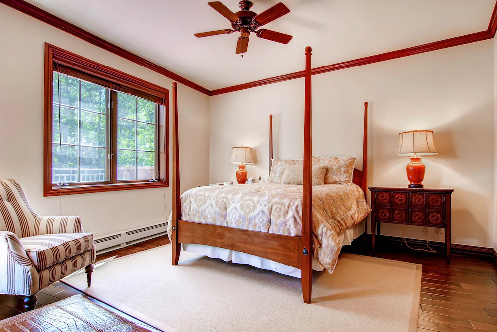Oxford Court by Beaver Creek Mountain Lodging