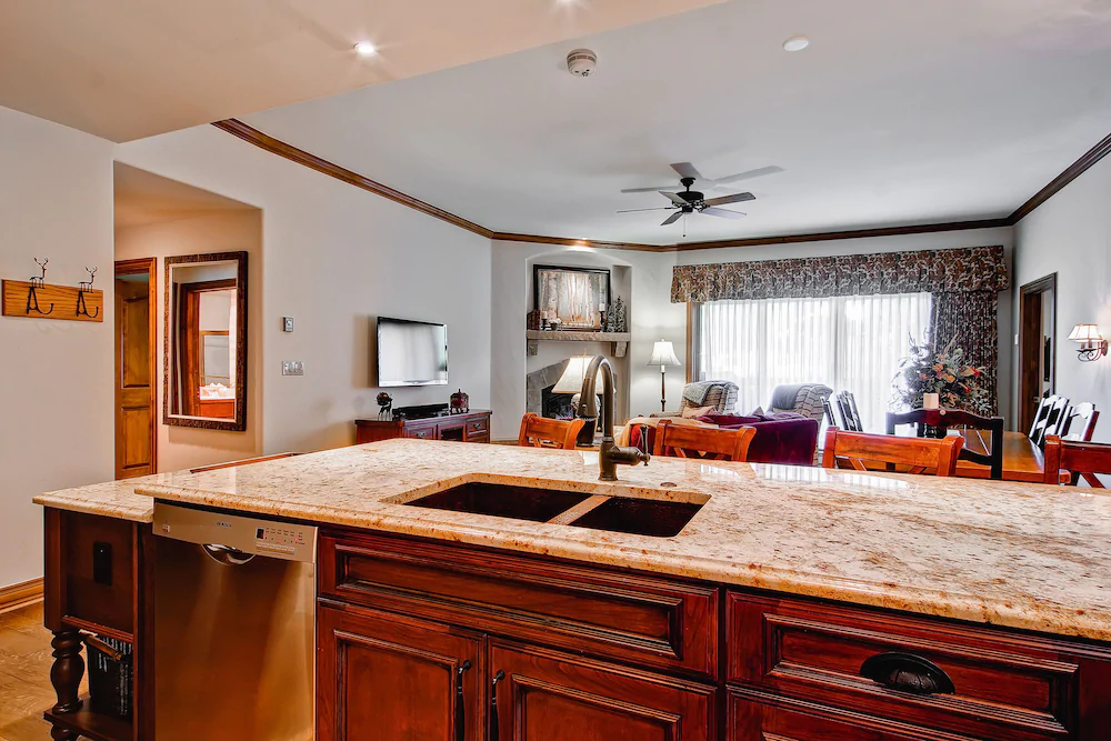 Oxford Court by Beaver Creek Mountain Lodging