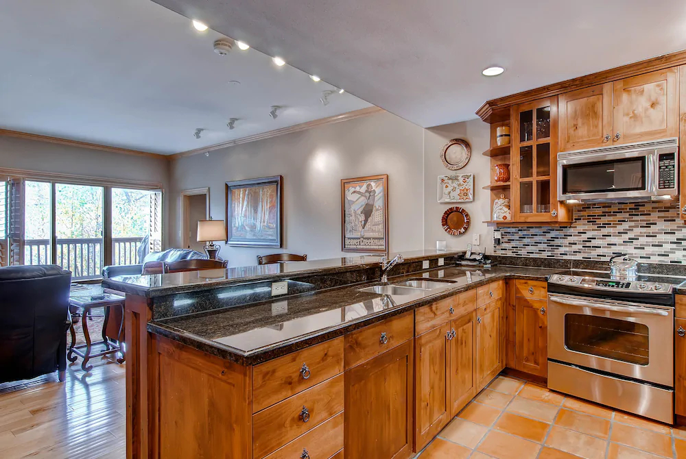 Oxford Court by Beaver Creek Mountain Lodging