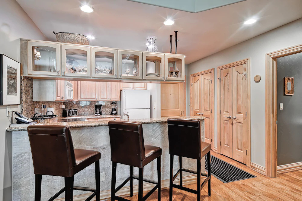 Oxford Court by Beaver Creek Mountain Lodging