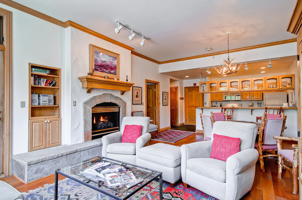 Oxford Court by Beaver Creek Mountain Lodging
