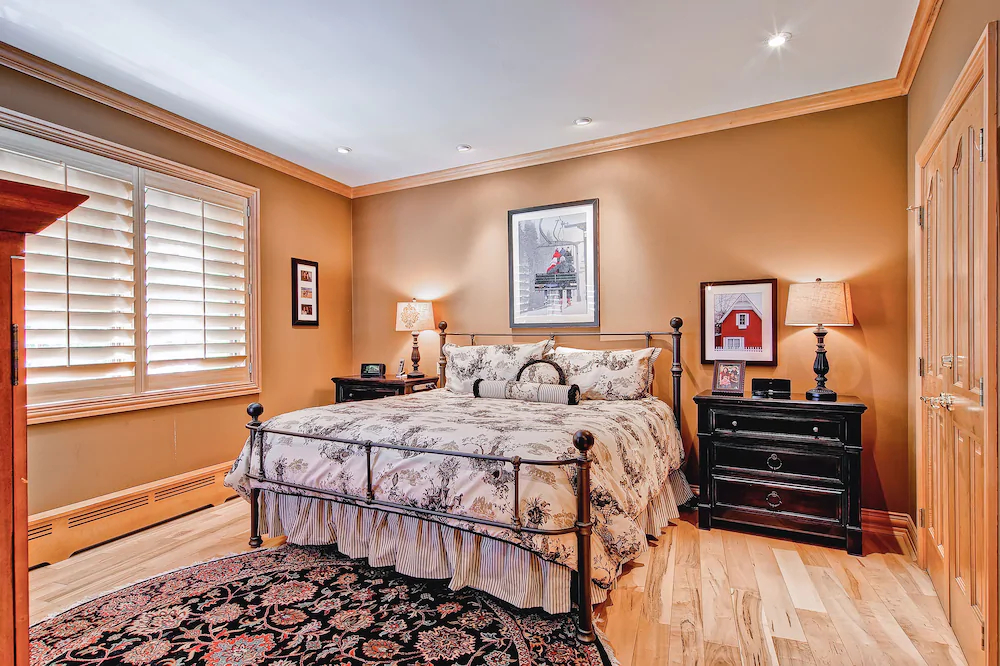 Oxford Court by Beaver Creek Mountain Lodging