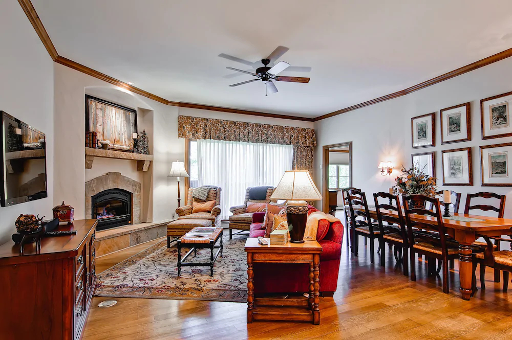 Oxford Court by Beaver Creek Mountain Lodging