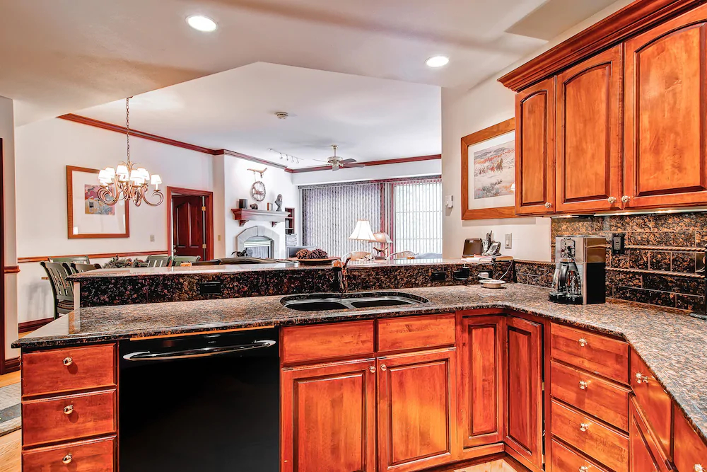 Oxford Court by Beaver Creek Mountain Lodging