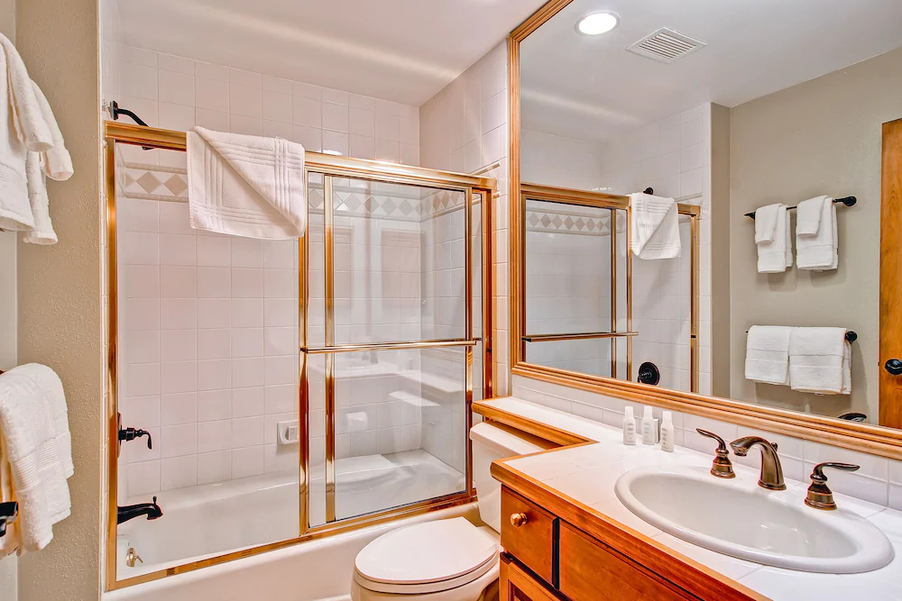 Oxford Court by Beaver Creek Mountain Lodging