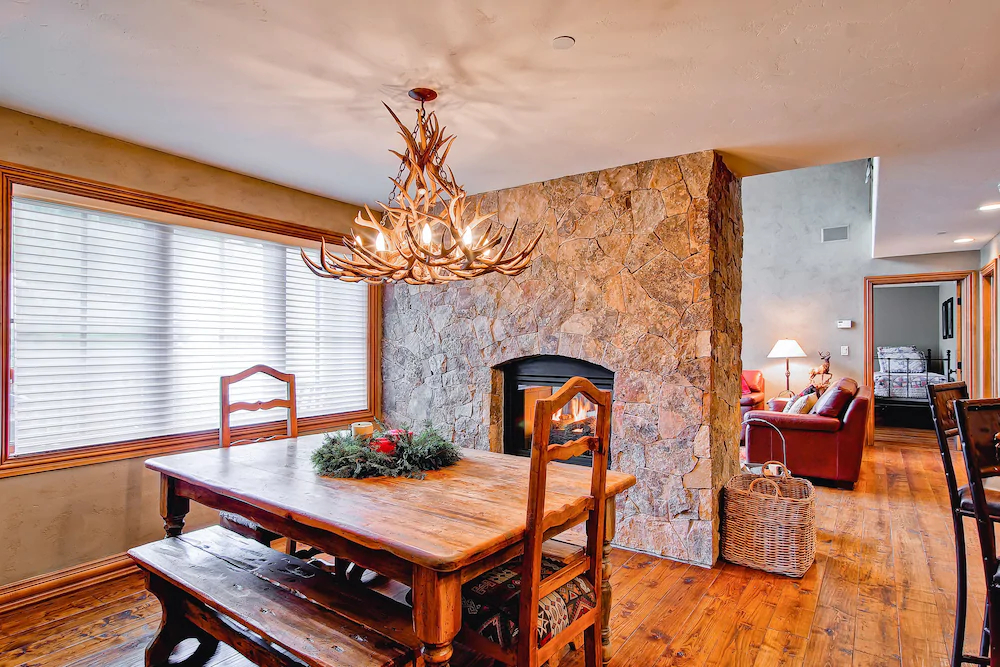 Oxford Court by Beaver Creek Mountain Lodging
